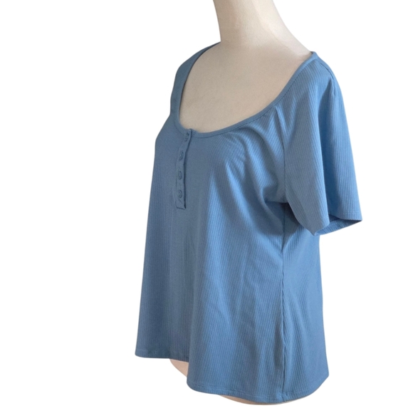 Venus Henley Short Sleeve Blue Button-Front Top Women's size XL (16) - Picture 2 of 11